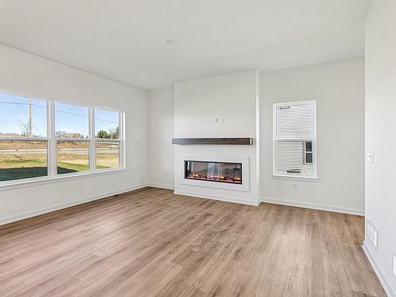 3rd image of 3161 Drumlin Ridge Drive