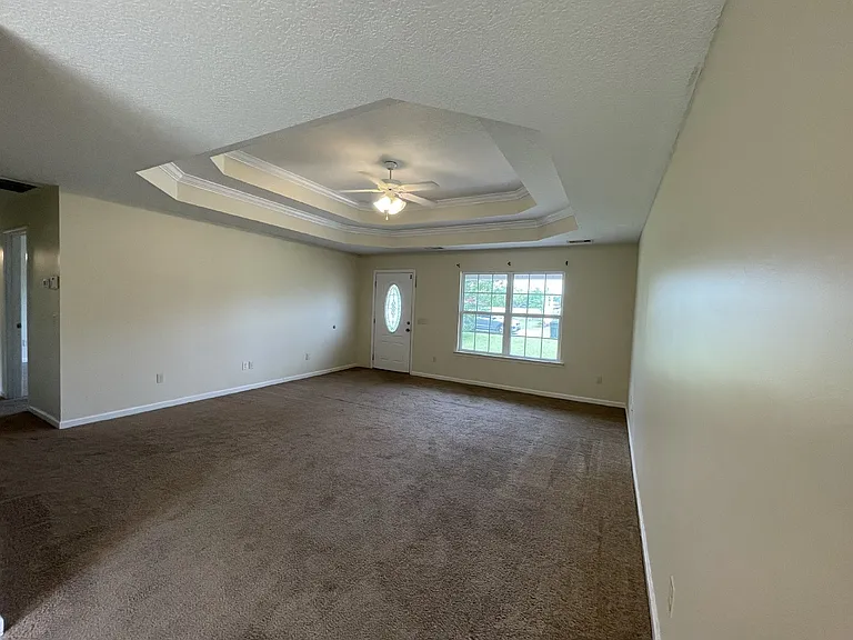 261 Winchester Way SE — Photo 2