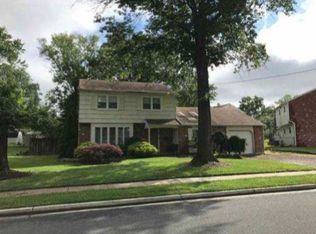 902 Sunset Dr, Somerdale, NJ 08083