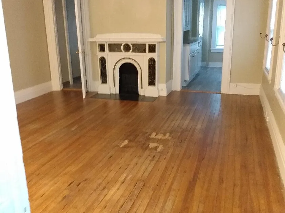 7 Broad St #4