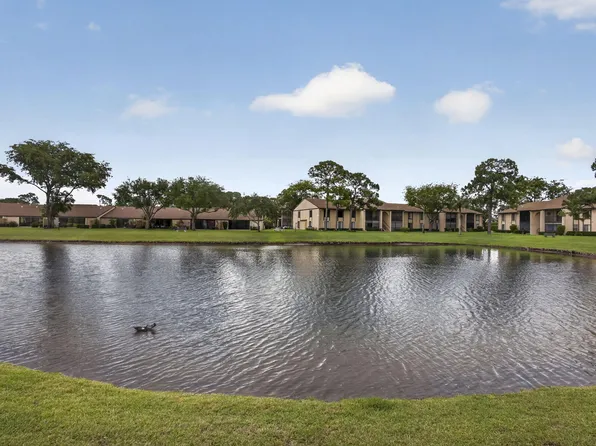 812 Sky Pine Way #G1, Greenacres, FL 33415