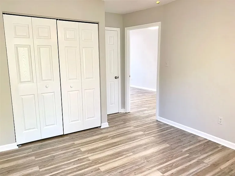 2208 Timberwood Cir S — Photo 15