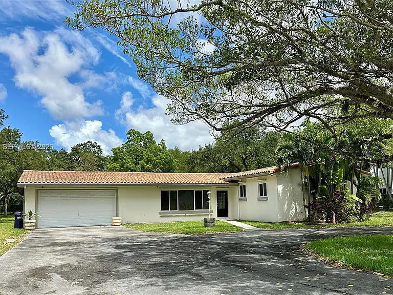 6801 SW 102nd Ave — Photo 1