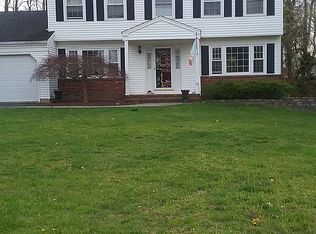 9 Ivanhoe Dr, Manalapan, NJ 07726