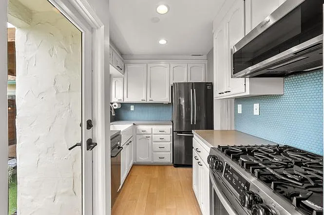 4620 Mission Ave — Photo 10