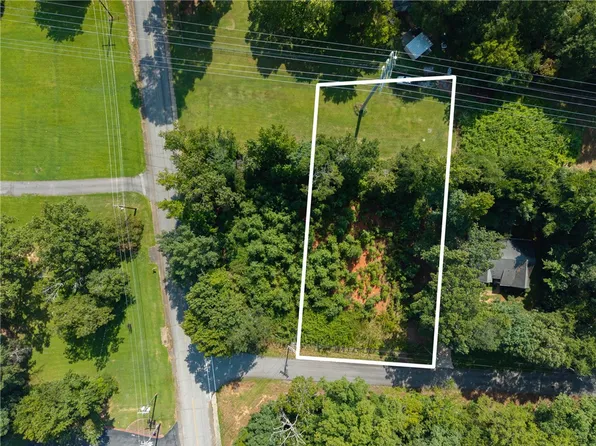 103 Stardust Ln, Clemson, SC 29631