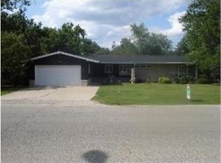 203 Redbud Dr, Joliet, IL 60433