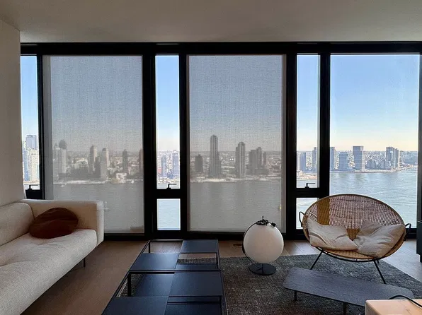 695 1st Ave #38B, New York, NY 10016