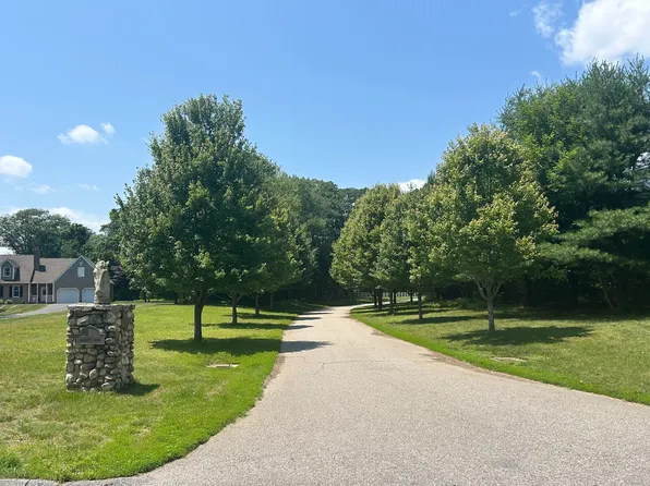 82C Pires Drive, Montville, CT 06370