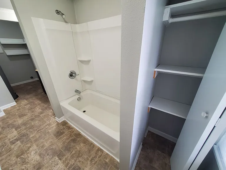 215 Leland Ave — Photo 13