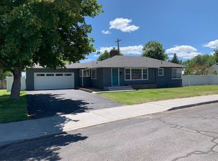 120 NE Circle Dr, Hines, OR 97738