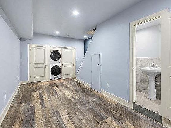3rd image of 5432 Delancey St #5430