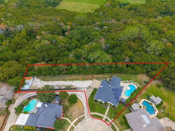 2202 Country Hollow Ln, Garland, TX 75040