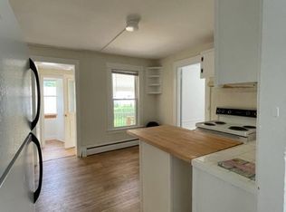 26 Front St, Topsham, ME 04086