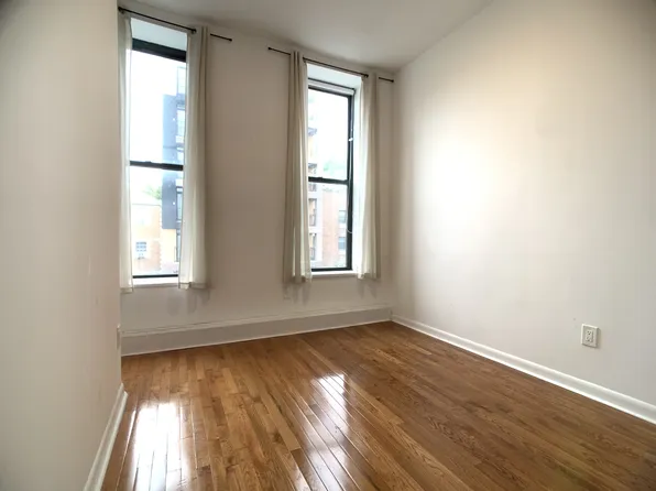 293 Tompkins Avenue image 15 of 28