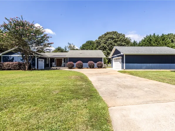 107 Old Village Dr, Anderson, SC 29621