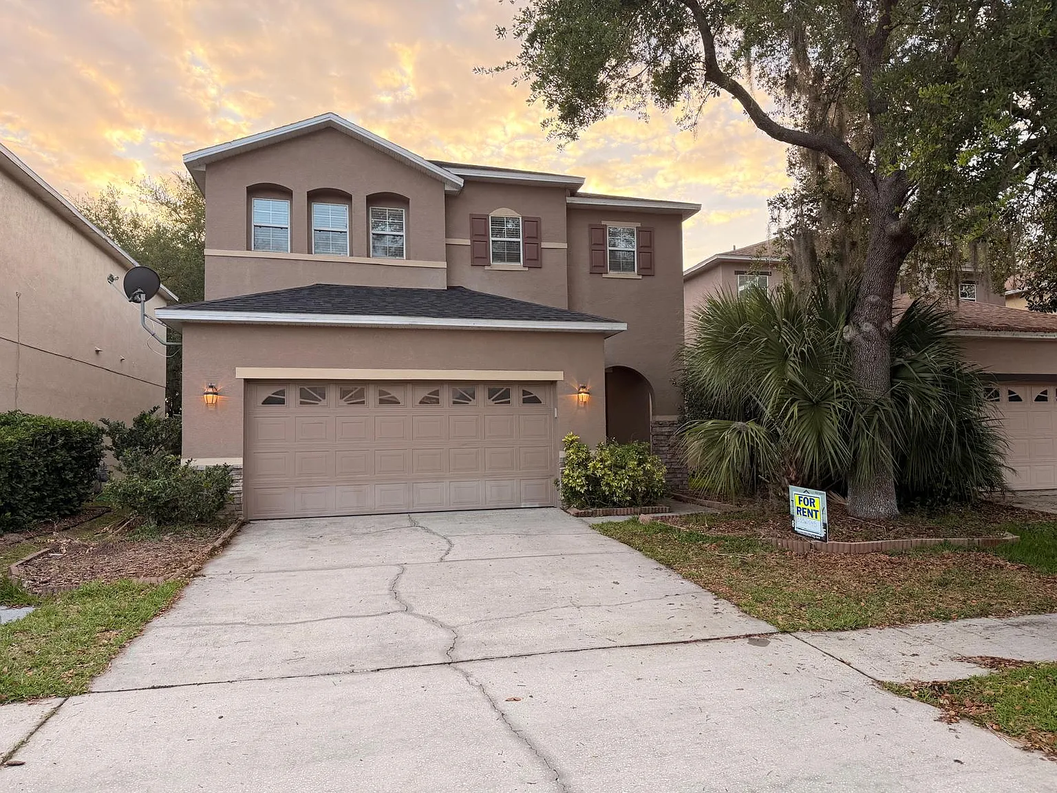 3 bed, 2.5 bath, 2100 sqft, $2,500 — Photo 2
