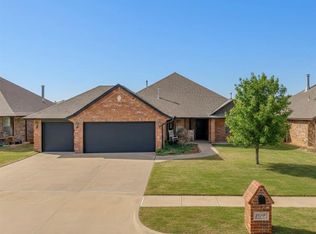709 Redvine Rd, Yukon, OK 73099