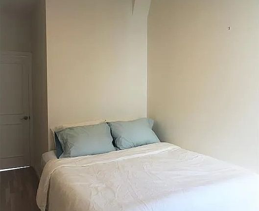 5th image of 632 11th St APT 8