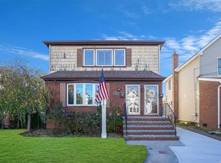 21 Cammerer Ave, East Rockaway, NY 11518