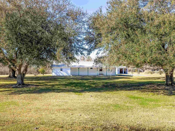 876 Highway 398, Labadieville, LA 70372