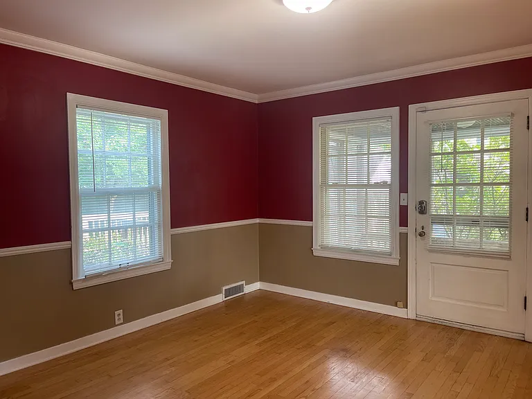 750 Pine Ave NW — Photo 8