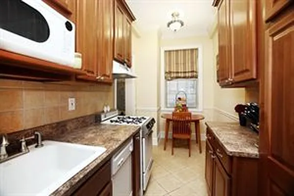 Sold by Douglas Elliman | media 15