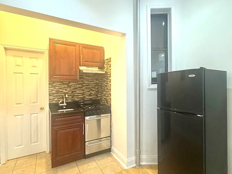 509 E 81st St #GFE — Photo 6
