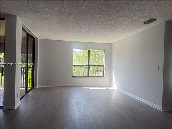 4th image of 2526 Carambola Cir N #1821