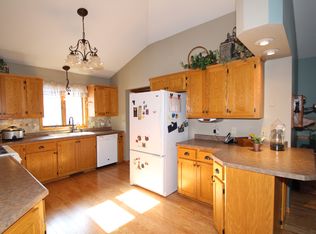 1528 Prairie Hill Rd, Saint Cloud, MN 56301