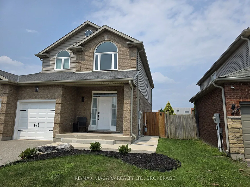8383 Heikoop Cres #LOWER LEVEL