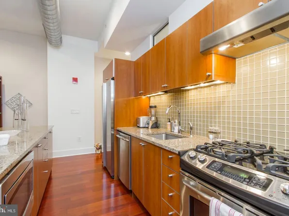 1101 Locust St #3L, Philadelphia, PA 19107