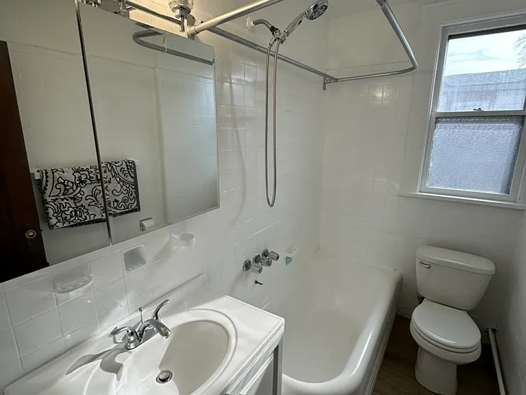 796 Inwood Terrace — Photo 4