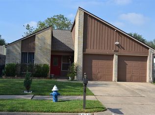 8910 Kindlewood Dr, Houston, TX 77099