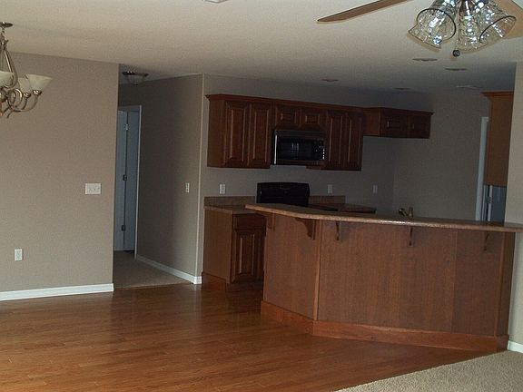 Eating Bar and Kitchen