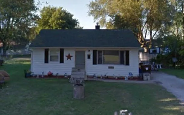 1017 Eastview Dr photo 1
