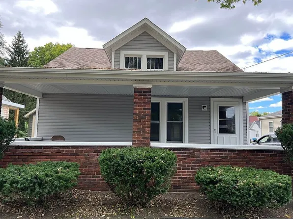 911 Highland Ave, Dixon, IL 61021