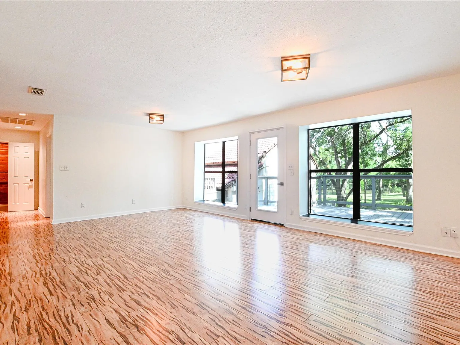 2 bed, 1.0 bath, 1008 sqft, $1,650 — Photo 4