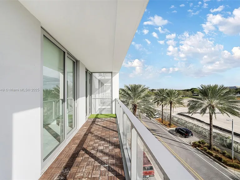 2000 Metropica Way #306 — Photo 31