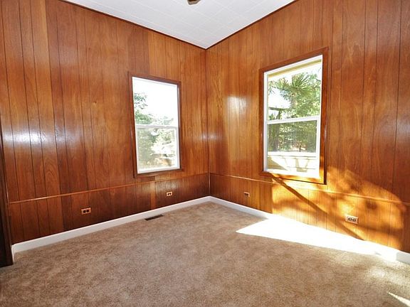 5th image of 58 Maple Ave