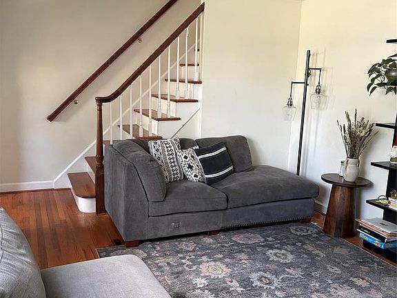 5th image of 110 Ackerman Ave