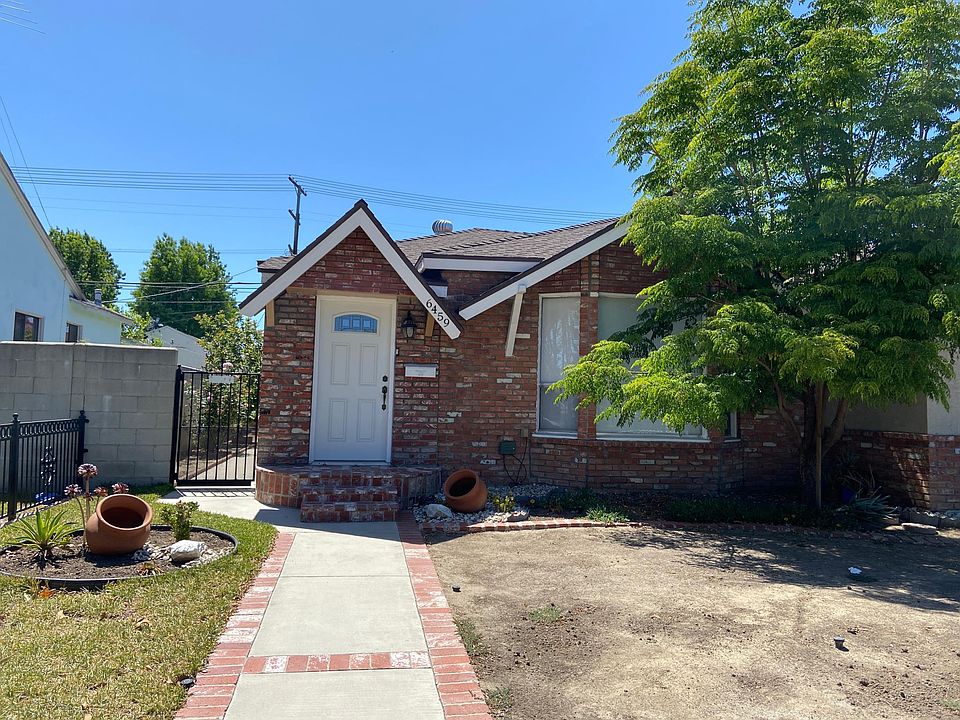 Front yard (in progress)