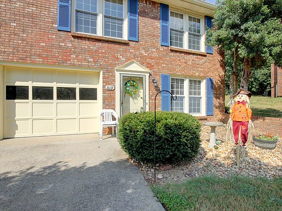 2nd image of 3067 Woody Ln