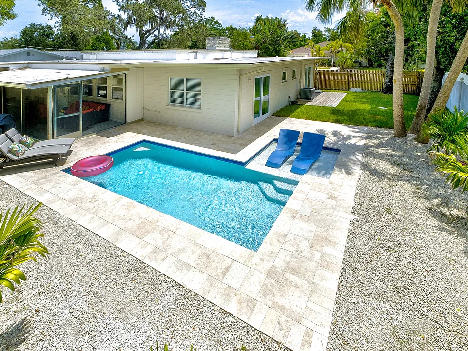 2432 Whippoorwill Cir