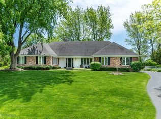 7725 Dairy Ln, Crystal Lake, IL 60014