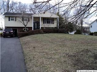 16 Tamarack Dr, Manalapan, NJ 07726