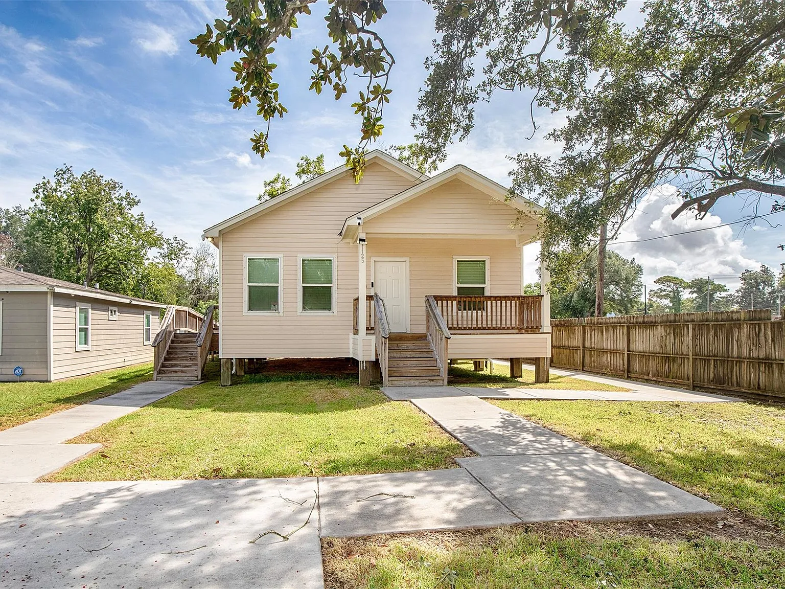 2 bed, 2.0 bath, 1200 sqft, $1,600 — Photo 1