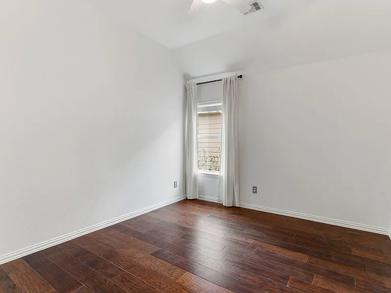 2417 Brenham Dr — Photo 31