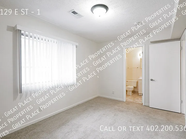 1129 E St #1 — Photo 14