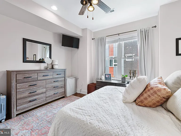 1336 S Bouvier St #B — Photo 6